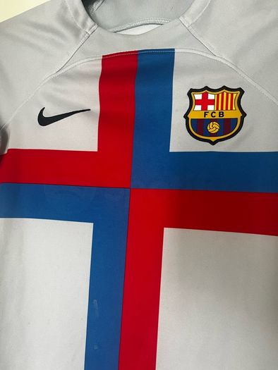 Nike FCB jersey top age 7-8