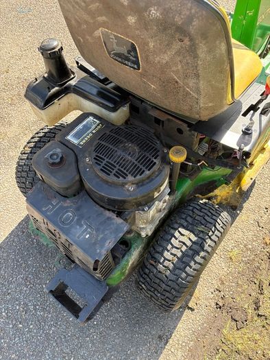 JOHN DEERE GX75 ride on lawnmower