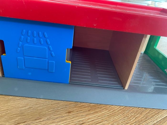 Garage with Tow Truck (IKEA Lillabo)
