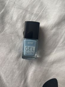 nail varnish
