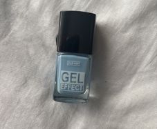 nail varnish