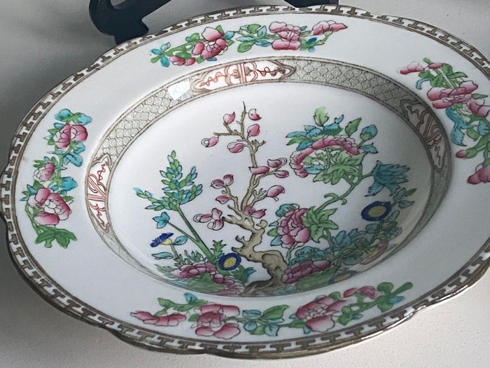 Reduced Antique Coalport China Indian Tree 9.5  inch plate or dish with Scalloped Rim
