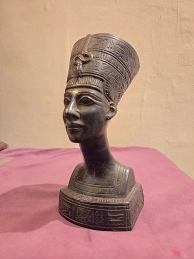 Egyptian Queen Nefertiti Bust Carved Stone