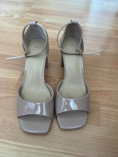ladies sandals