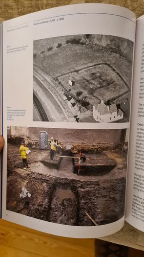Hidden History Below Our Feet. By Ruairi O Baoill. The Archaeological Story Of Belfast. Large Volume Book In Very Good Condition.
