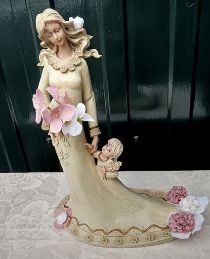 Mother and Child decorative figurine