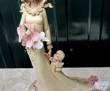 Mother and Child decorative figurine