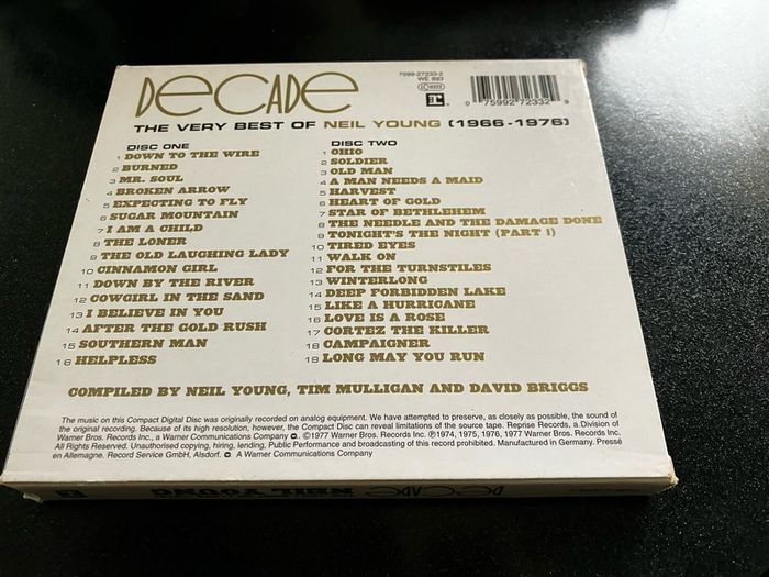 NEIL YOUNG - Decade | The Very Best Of  (1966 - 1976)        (cd)