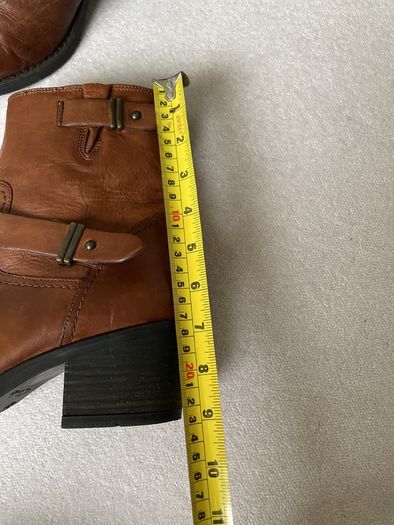 Clarks brown leather boot Size 6.5