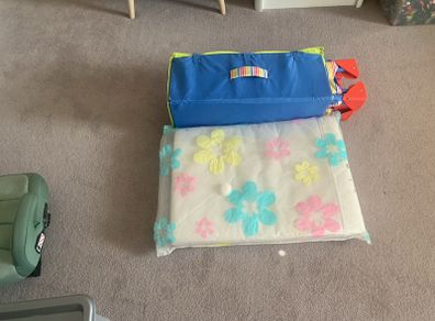 childs travel cot