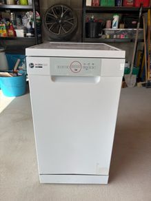 Dish washer