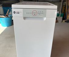 Dish washer