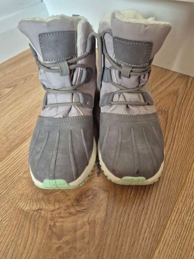 winter boots, size UK 4