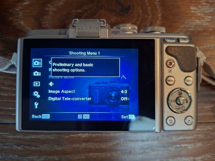 Olympus PEN E-PL 8 Camera body