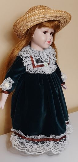 9 x  Porcelain dolls