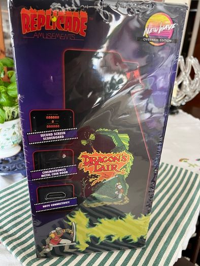 Dragons Lair mini Arcade Cabinet. New wave Replicade