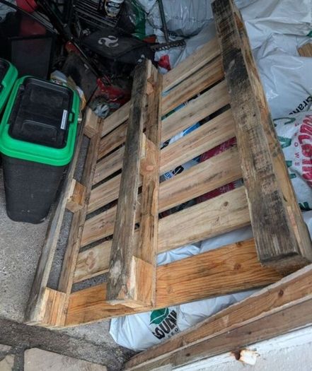 wood pallet