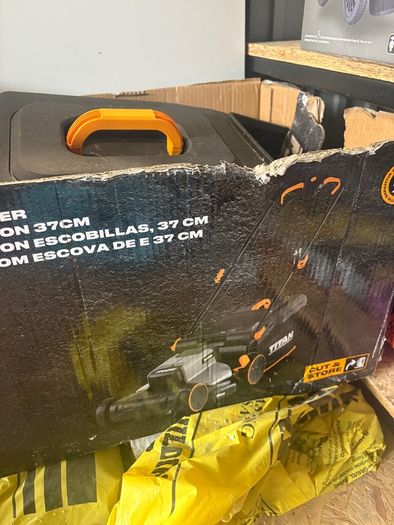 Titan Lawnmower electric