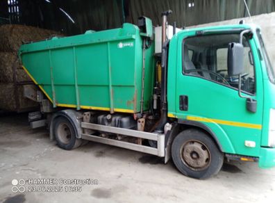 Isuzu Bin Lorry