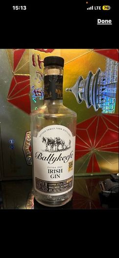 Decorative or collectible empty bottles vodka  whisky, gin, Irish whiskey Connemara whiskey Jameson powers ballantines Johnnie walkers TEELING disaronno Irishman Hennessy Drumshanbo Gunpowder Irish Gin vodka whiskey empty Bottle Jack Daniels Bombay sapphi