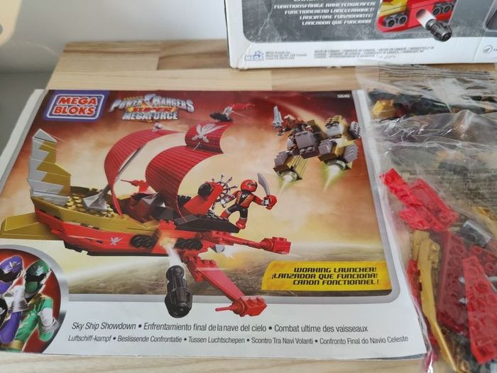 Power Rangers Mega Bloks Construction Set Super Mega Force Sky Ship Showdown