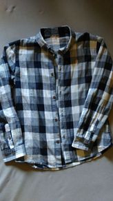 Boys long sleeve shirt, like new, 11-12 years