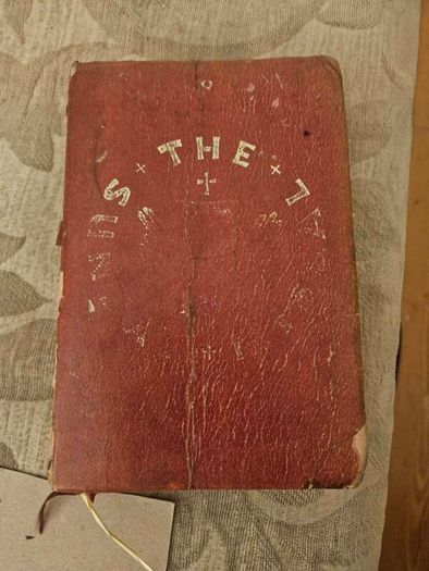 The Sunday Missal. 1970s-80s Published By Collins. Paperback In FAIR Condition.  See Photos For Same.