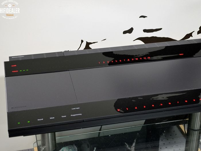 Stunning Vintage iconic Bang and Olufsen Beocenter 8000 System High power Amplifier CD player Tuner And Tape Recorder with Dolby HX Pro Stunning condition a real Timeless center piece