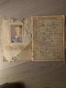 WwII original complete set of militaria documents