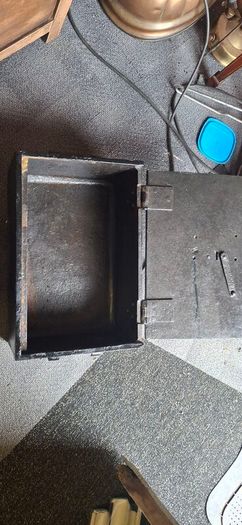 Victorian travelling paymaster safe