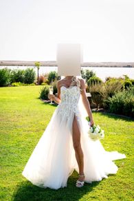 Riki Dalal Jupiter Wedding Dress Size 8 Corset A-Line Slit + Veil