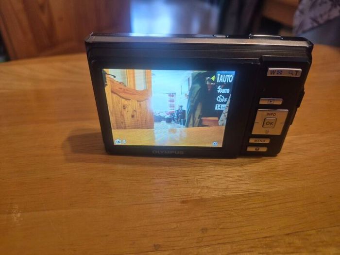 Olympus fe 4040 digital camera - 14 megapixel
