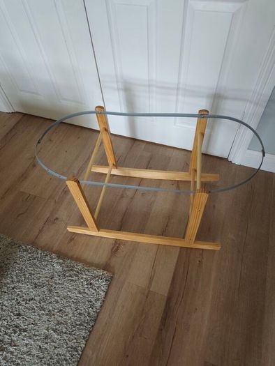 Moses basket with rocking stand