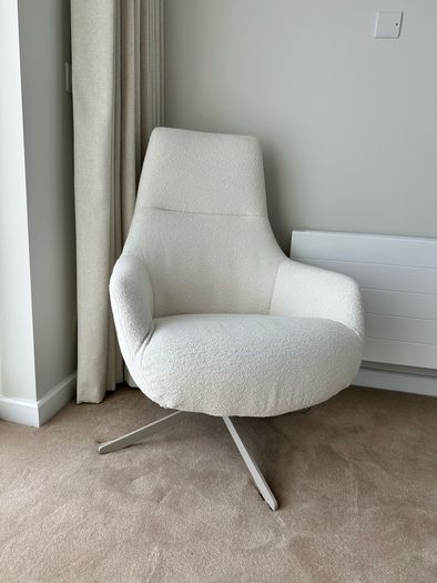 Kare Design - Nimi Boucle Swivel Armchair