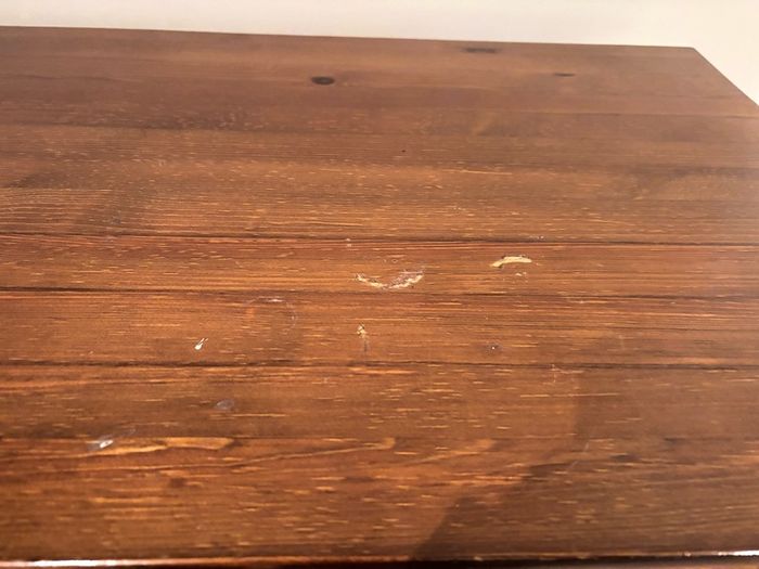 Solid wooden chest of drawers in excellent condition