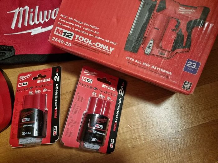 Milwaukee M12 23 Gauge Pin Nail Gun Kit 2.0Ah