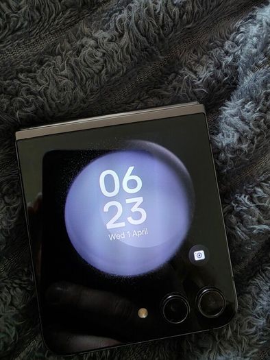 Samsung Galaxy Z Flip5