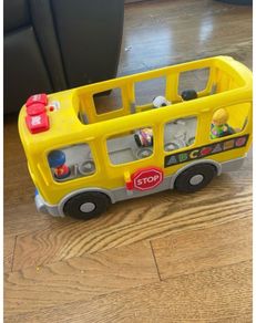 Fisher Price bus & zoo