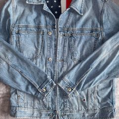 Vintage 90s USA Flag Rare Tommy Hilfiger American Flag Denim Jacket Light Blue Wash Oversized Big Tommy Logo At The Back Unisex Size S