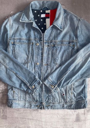 Vintage 90s USA Flag Rare Tommy Hilfiger American Flag Denim Jacket Light Blue Wash Oversized Big Tommy Logo At The Back Unisex Size S