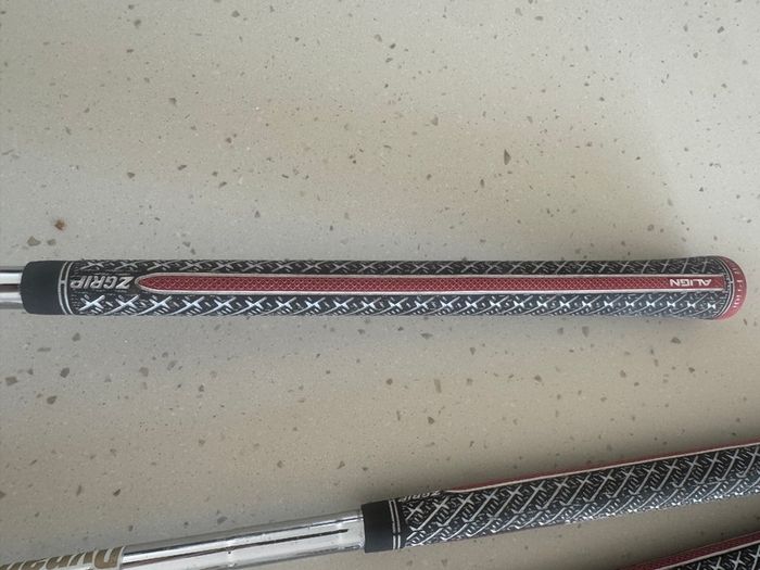 Wilson D9 Irons 5 pw z grip.