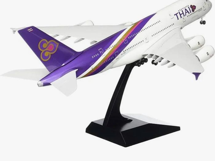 NEW BOXED LARGE Thai Airbus A380 Scale Model Aircraft