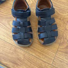 Boys' Froddo sandals size 29