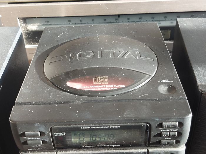 Amstrad Digital Mini HiFi Music System, Model. Micro 1000, Radio, Tape, CD and AUX, all in working order and in very good condition