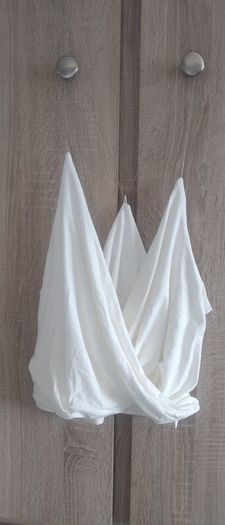 New white top with invisible straps crop top with the big decolate size extra small