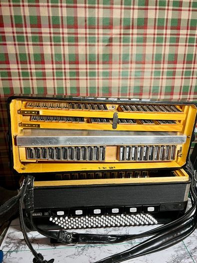 piano accordion Delicia Cassotto 2+2 LMMH