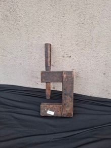 Vintage wood clamp possible to post