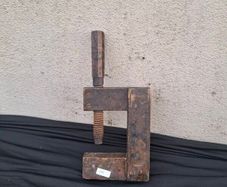 Vintage wood clamp possible to post