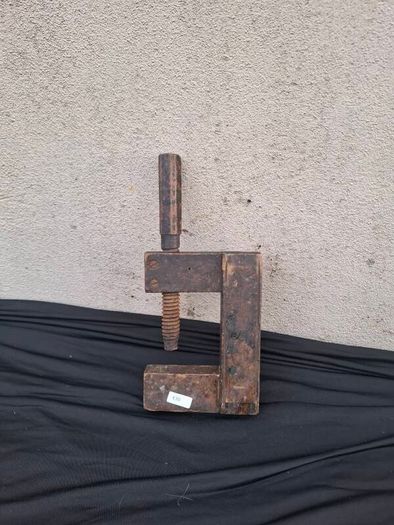 Vintage wood clamp possible to post