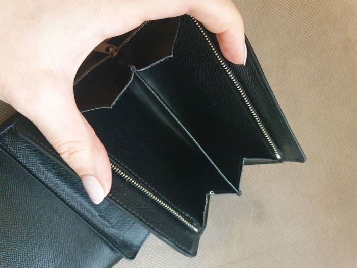 LOUIS VUITTONBlack Electric Epi Leather Joey Wallet